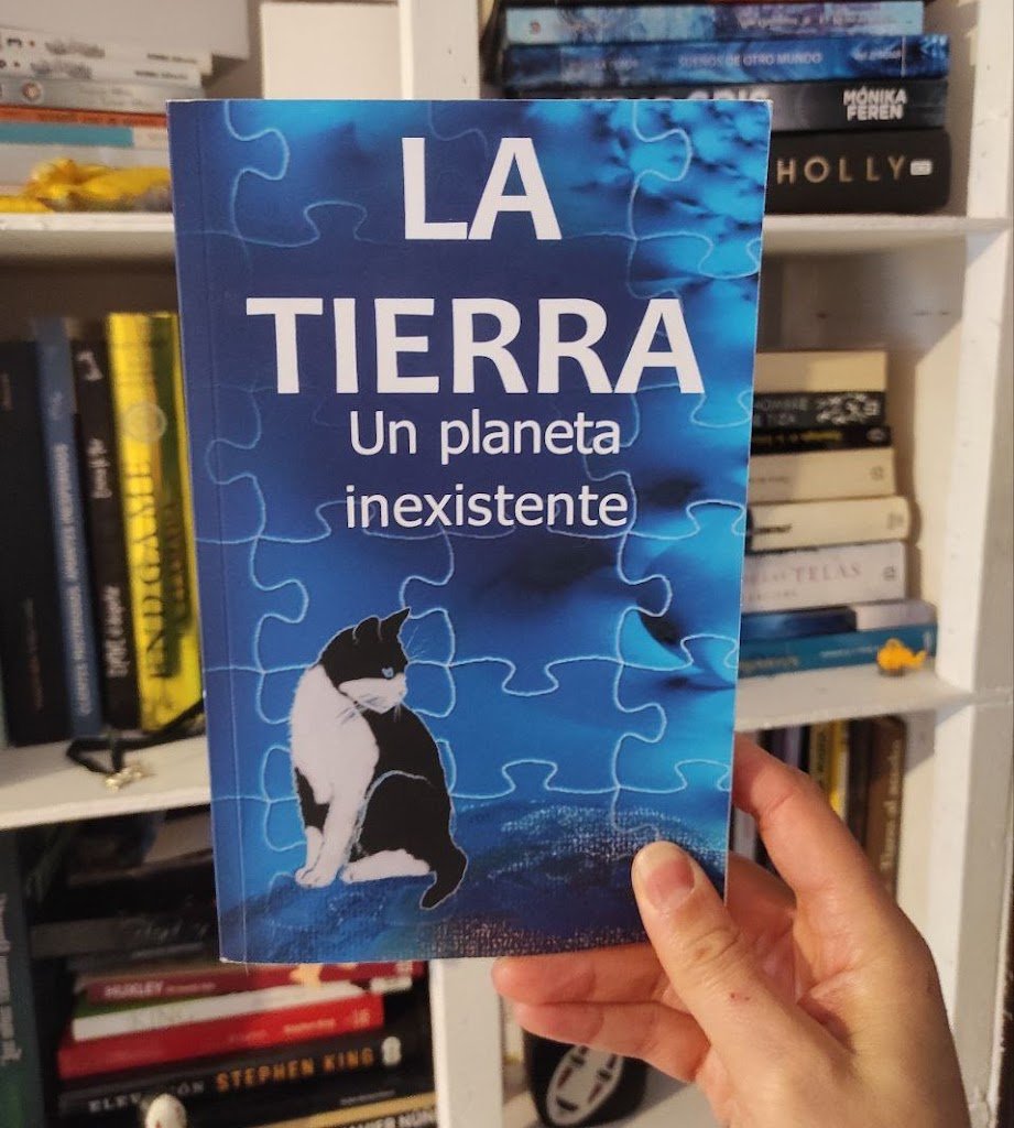 La Tierra, un planeta inexistente • Paco Leal